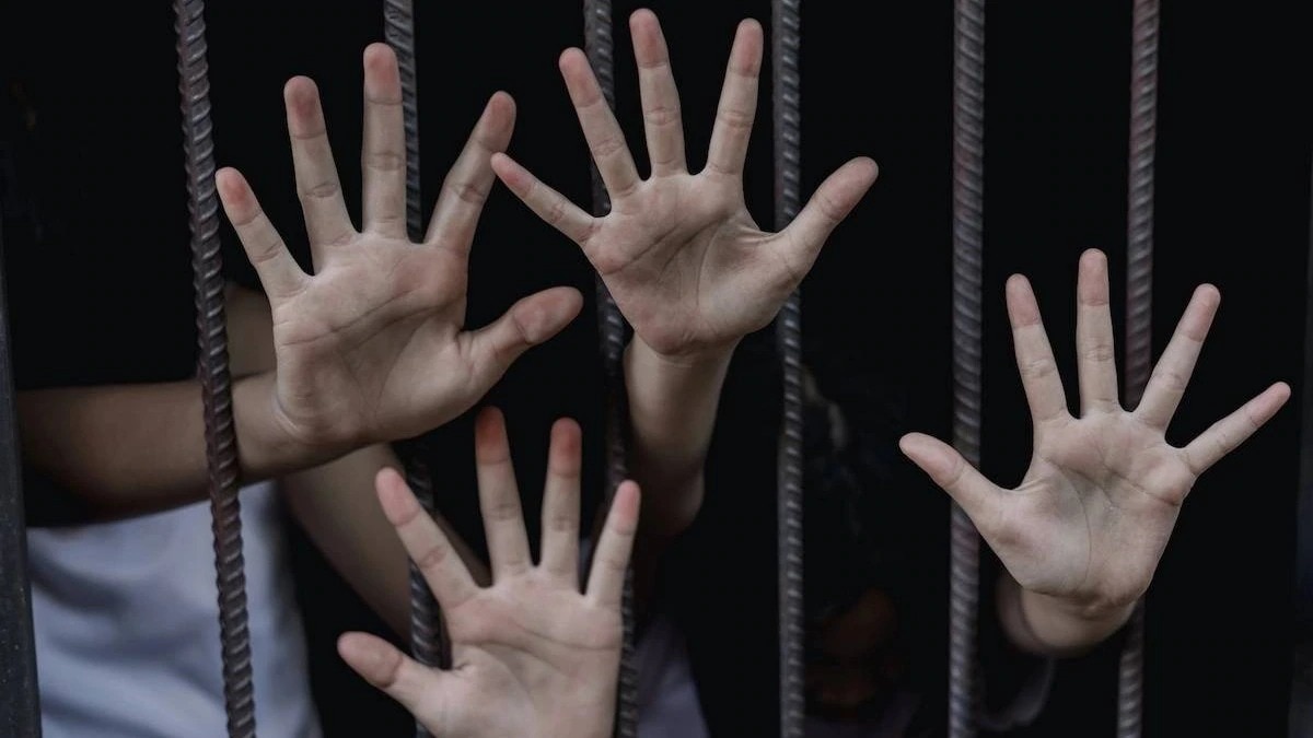 15 से 20 हजार रुपये में भेजते थे. (Photo: Representational)