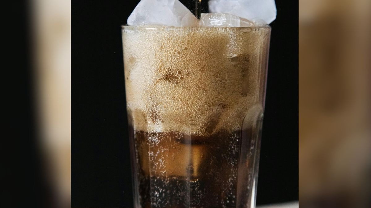 दवा बनाने के दौरान प्रयोग में एक गलती हुई और कोका कोला बन गया (Photo - Pexels) 