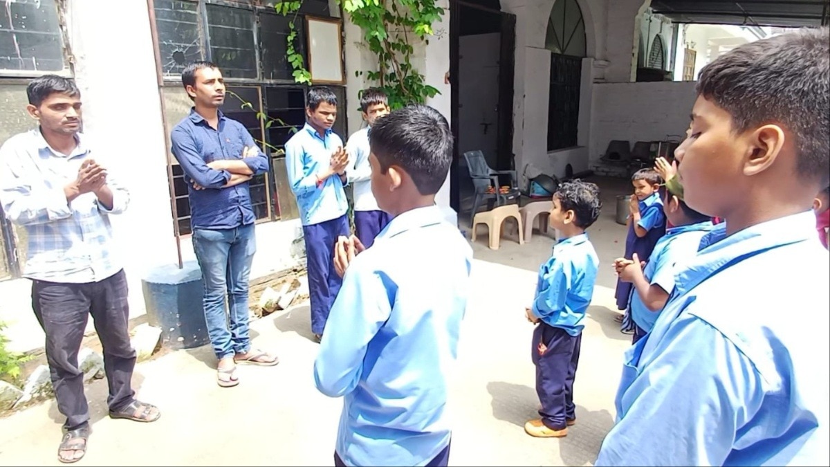 दिव्यांग बच्चों का भविष्य उज्जवल कर रहें प्रयागराज के अमित कुमार यादव (Photo- Anand Raj/ ITG)