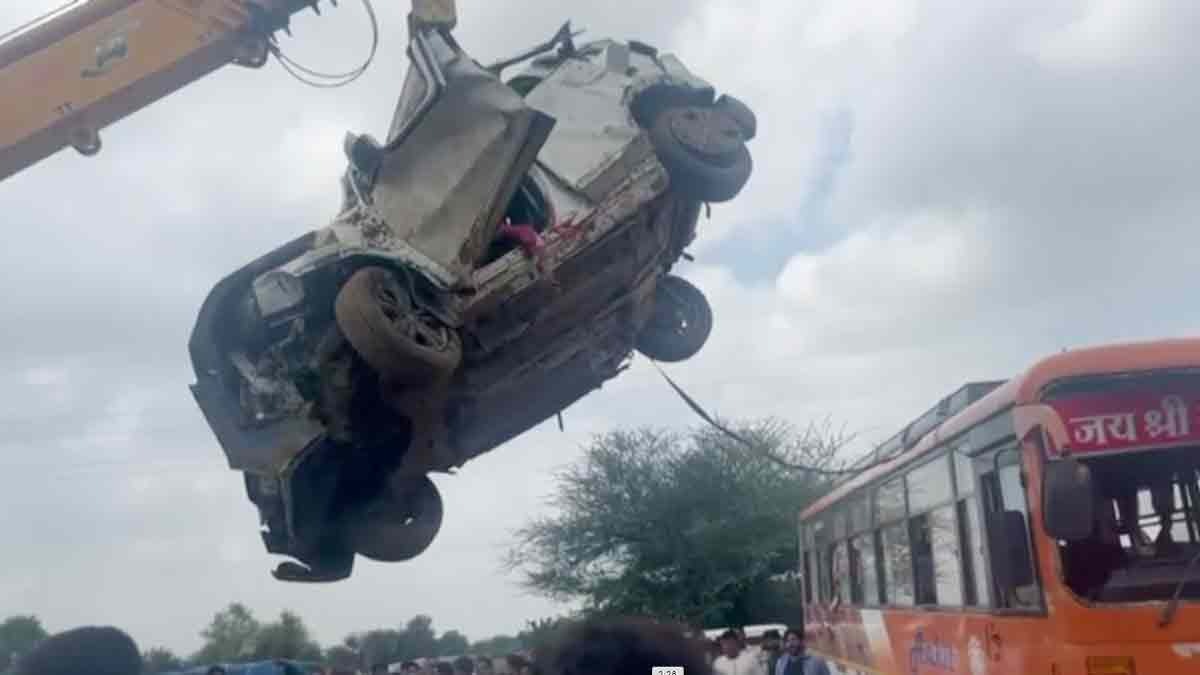 सड़क हादसे में दो की मौत (Photo: Screengrab)