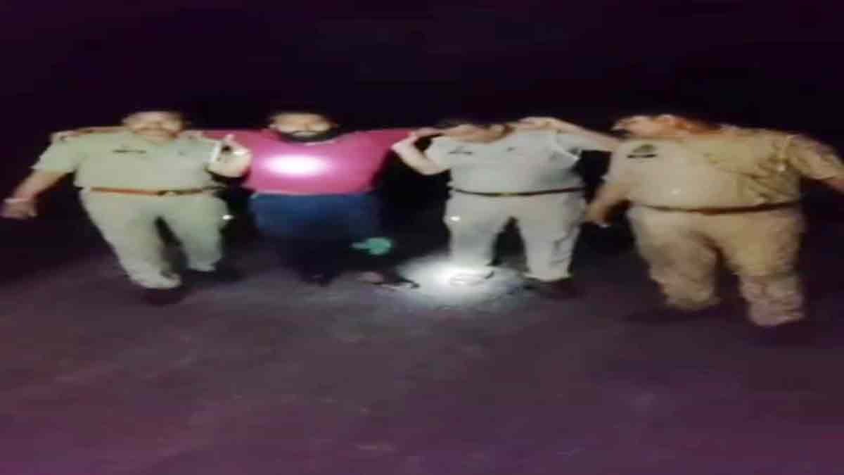 मेरठ में पुलिस और बदमाश के बीच मुठभेड़, अवैध हथियार कारोबारी जॉनी गिरफ्तार – meerut police encounter criminal johnny arrested lclar