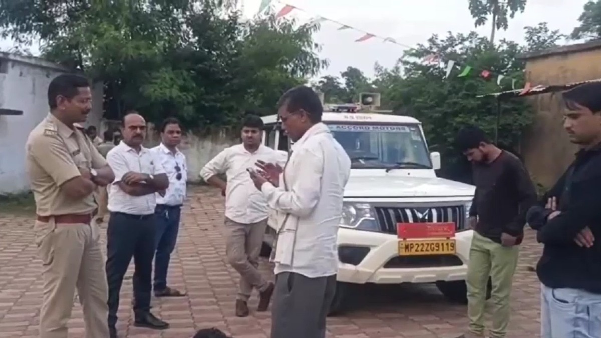 सिवनी में कुत्तों के नोंचने से बच्ची की मौत. (Photo: Screengrab)