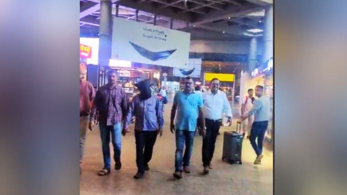 नोएडा से पकड़ा गया आरोपी (Photo: Screengrab)