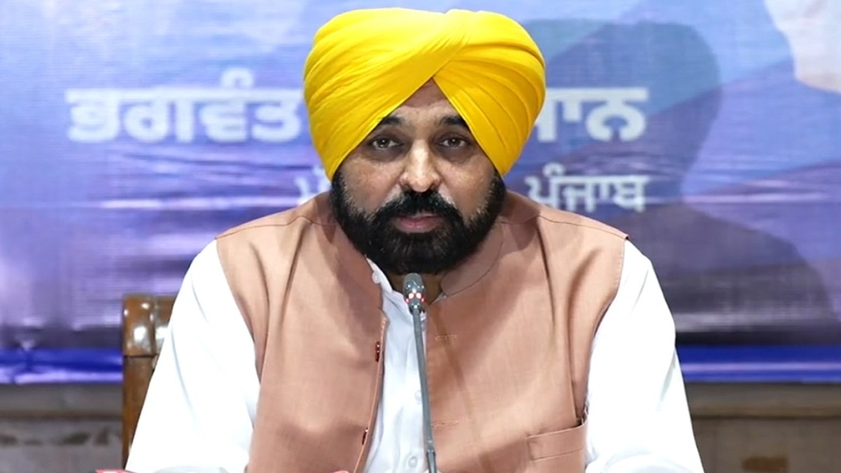  हृदय गति कम होने की शिकायत के बाद अस्पताल में भर्ती पंजाब के मुख्यमंत्री भगवंत मान की हालत स्थिर. (Photo: X/@AAPPunjab)