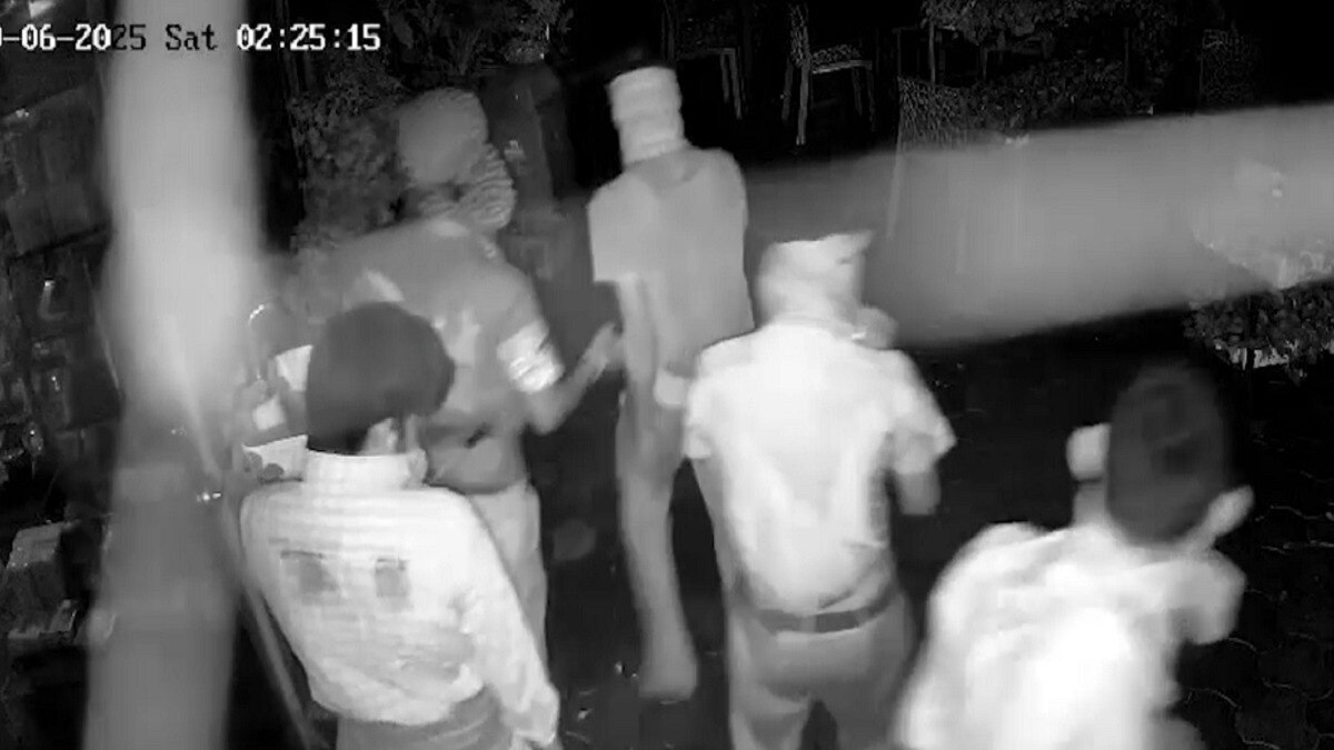 मुंह बांधकर आए थे बदमाश- (Photo: Screengrab)