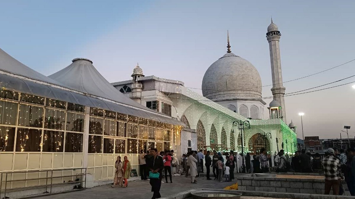 hazratbal shrine controversy