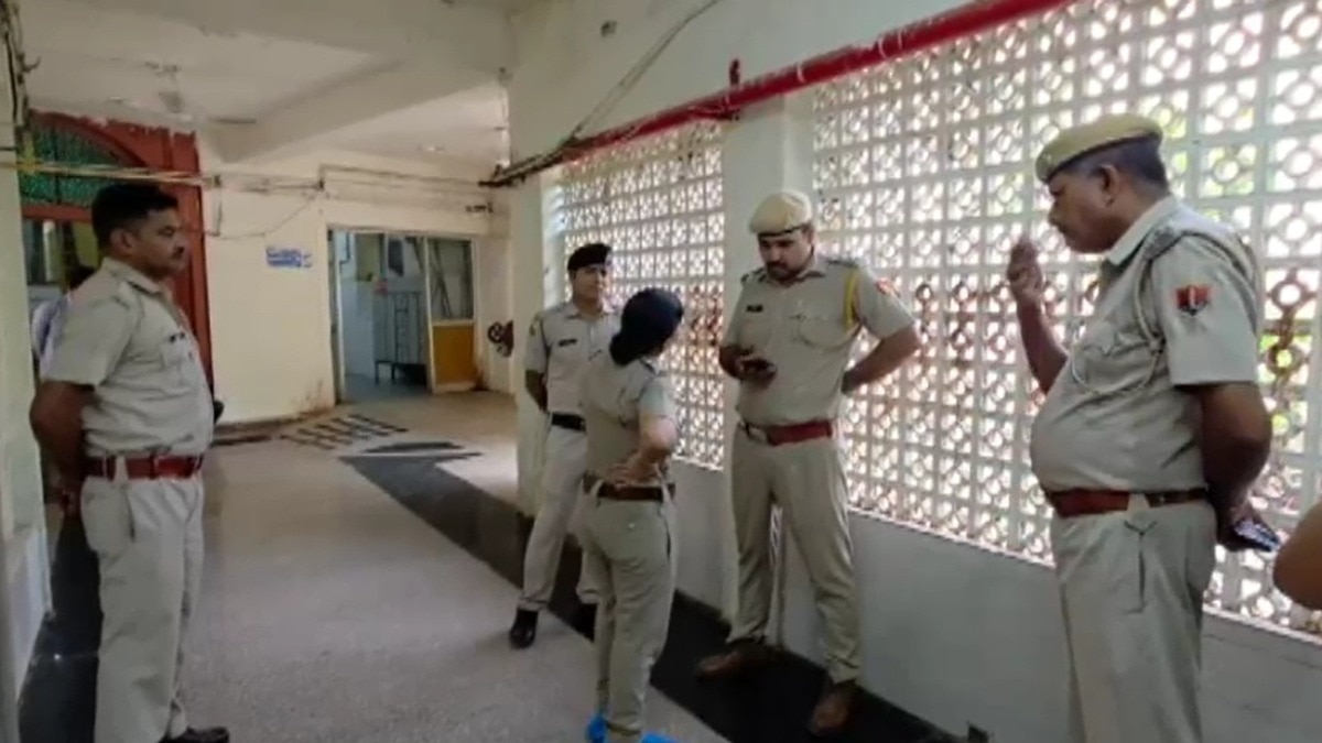 लापता हुई महिला खेत में अचेत मिली. (Photo: Screengrab)