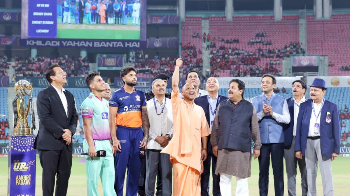 UP T20 लीग के फाइनल मैच में पहुंचे सीएम योगी. ( PC- @myogiadityanath)