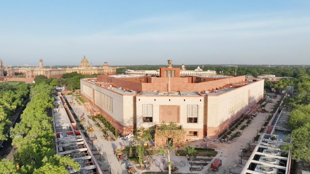 भारत के उपराष्ट्रपति को नियमित वेतन नहीं मिलती है (File Photo: PIB)