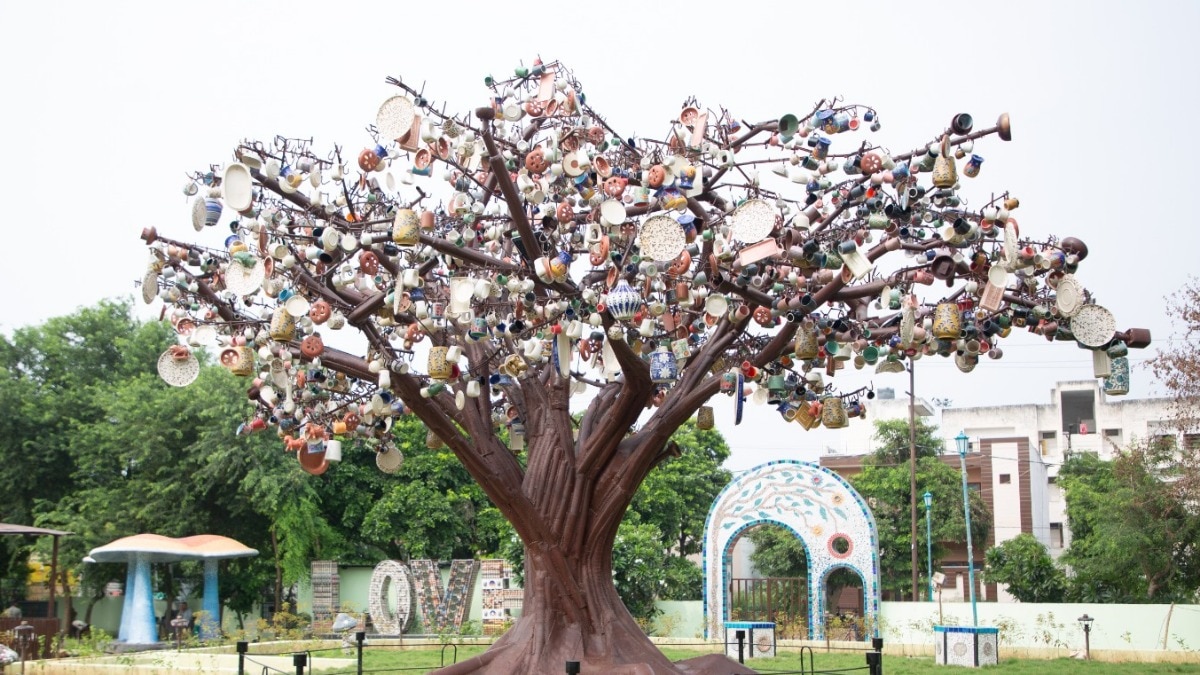 बुलंदशहर-खुर्जा विकास प्राधिकरण की पहल से बना पार्क (Photo: PTI)