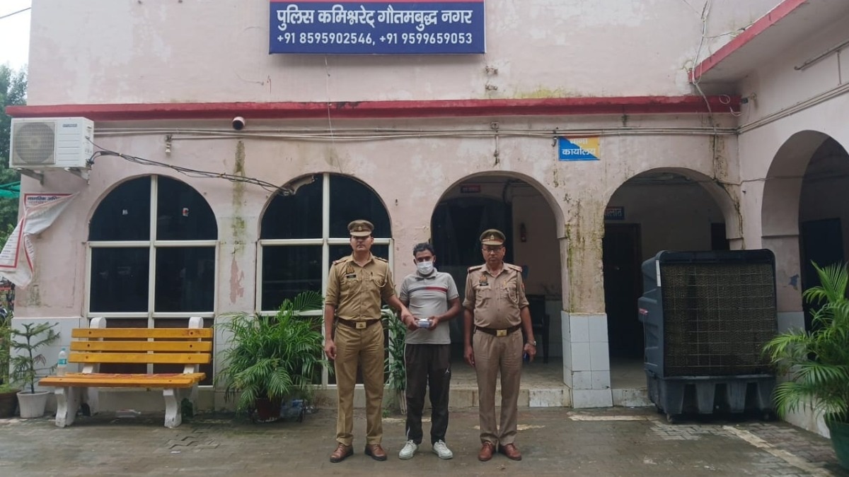 पुलिस गिरफ्त में चचेरे भाई की हत्या करने वाला आरोपी. (Photo: Bhupender Chaudhary/ITG)