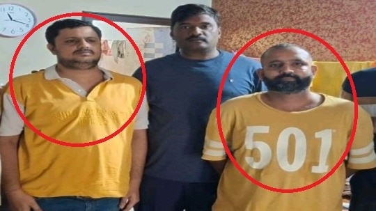 पुलिस गिरफ्त में दोनों ठग. (Photo: Vishal Sharma/ITG)