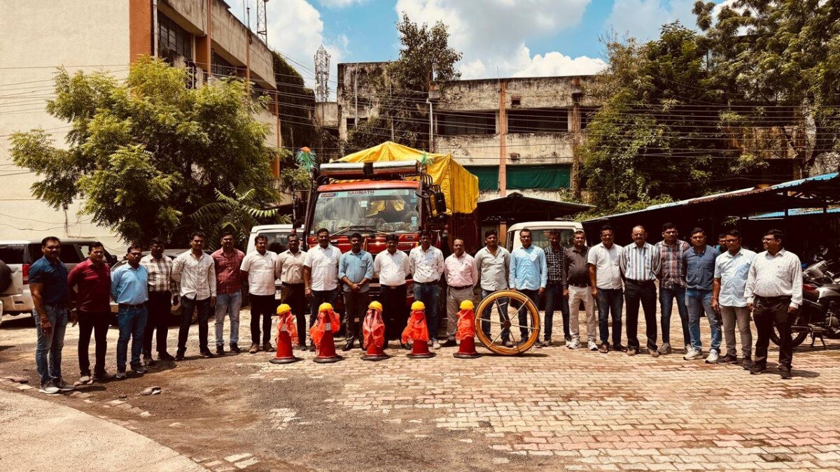 ट्रक समेत 44.48 लाख का माल बरामद.(Photo: Vikas Rajurkar/ITG)