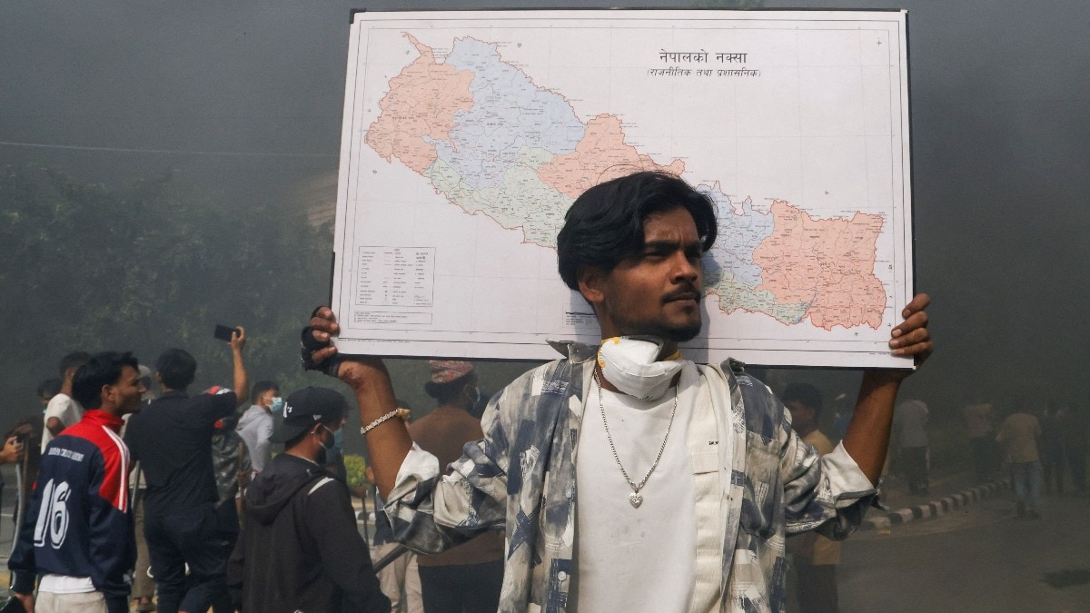 नेपाल में भ्रष्टाचार विरोधी प्रदर्शनों में 19 लोगों की मौत. (photo: REUTERS/Bikram Rai) 