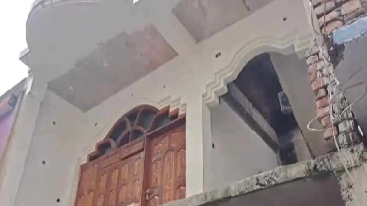 grill broke as cylinder blasts