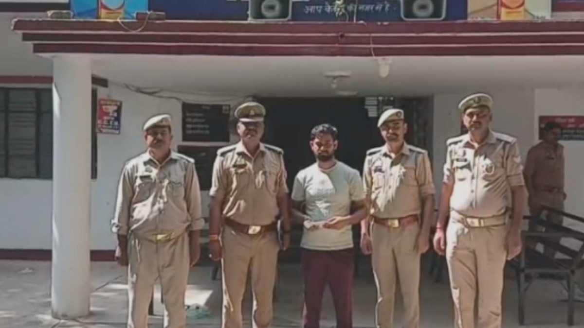 अवैध तमंचे और कारतूस के साथ युवक गिरफ्तार (Photo: Tanuj Awasthi/ITG)