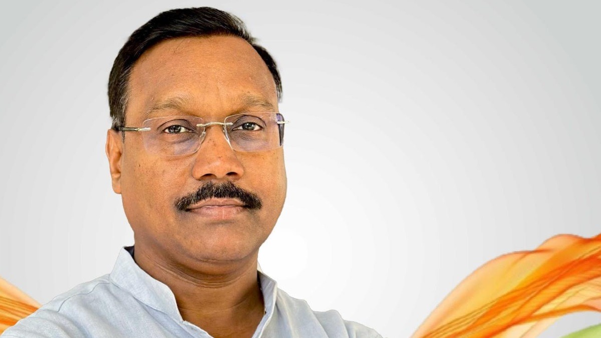 भोपाल के 'मछली परिवार' विवाद में सियासी बवाल.(Photo:X/@Kamleshwar Patel)