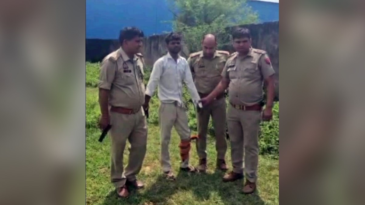 रेप का आरोपी मुठभेड़ में घायल (Photo: Madan Gopal Sharma/ITG)