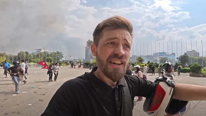 नेपाल गए विदेशी ब्लॉगर ने कैमरे में ऐसा क्या रिकॉर्ड किया कि वायरल हो गया, आपने देखा वीडियो?