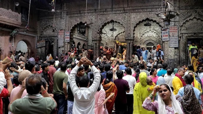 बांके बिहारी मंदिर मैनेजमेंट की बैठक में बड़े फैसले लिए गए. (File Photo)