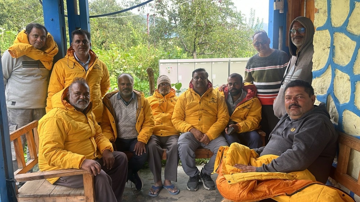 Ayodhya Devotees stuck in China Nepal Border