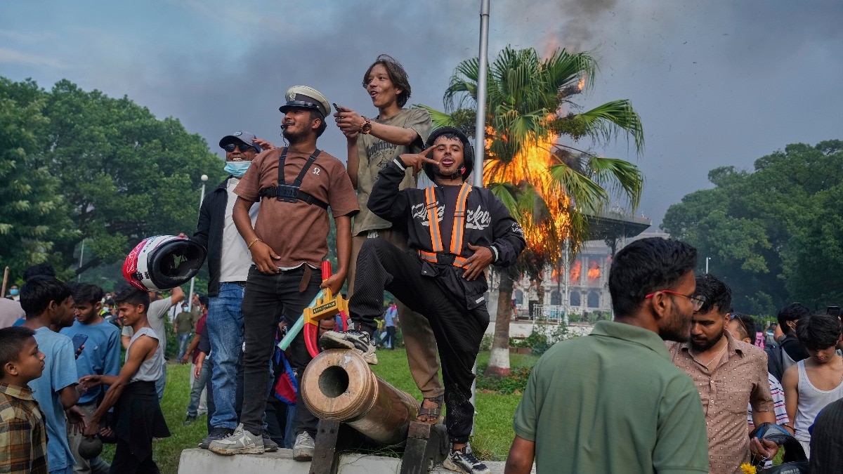 सुशीला कार्की पर फाइनल मुहर के लिए मीटिंग जारी, नेपाल हिंसा में अब तक 51 मौतें