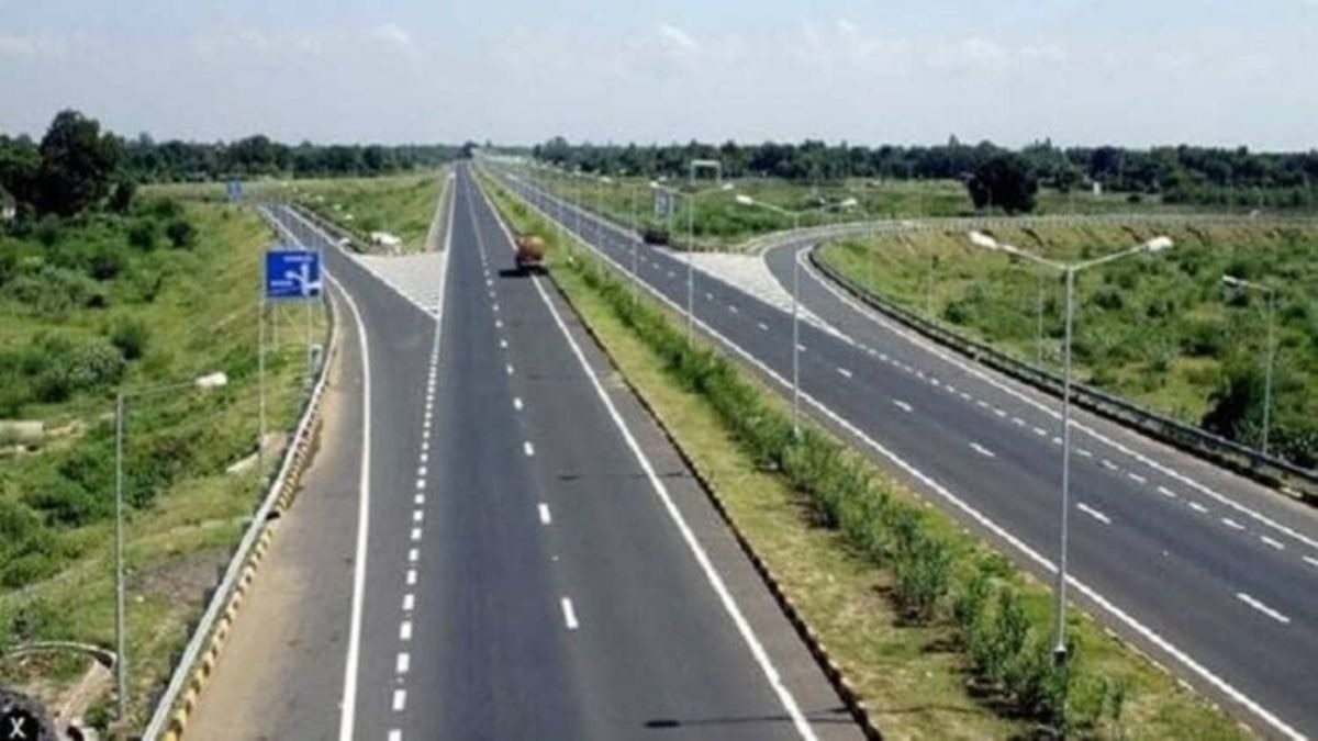 समृद्धि एक्सप्रेस-वे पर ठेकेदार ने बरती लापरवाही. (Photo: Representational)