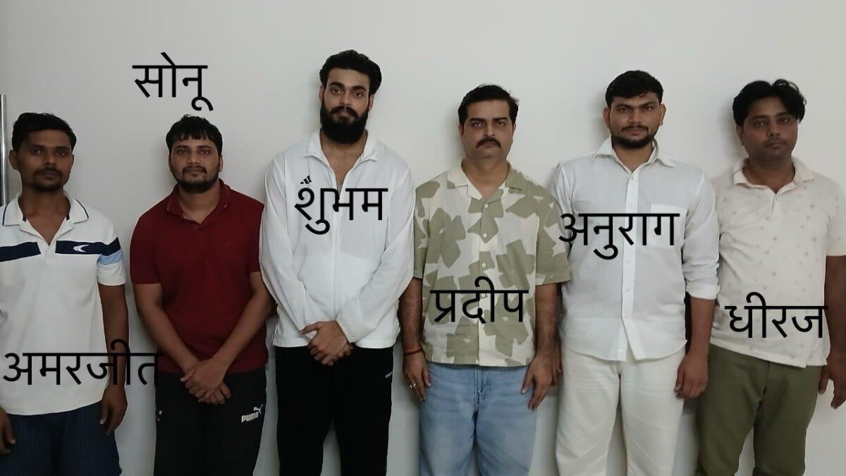 फर्जी बैंक अकाउंट और नोट बदलने के नाम पर ठगी, यूपी STF ने 6 गिरफ्तार कर 25 लाख किए बरामद