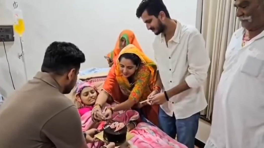  ICU में आखिरी जन्मदिन मनाती पीहू.  (Photo: Naresh Kumar/ITG)