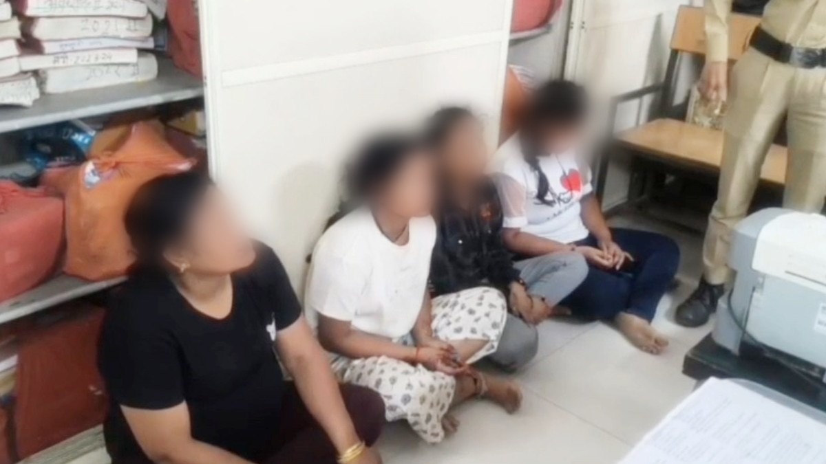 जबलपुर की रहने वाली युवतियों की साजिश.(Photo:ITG)