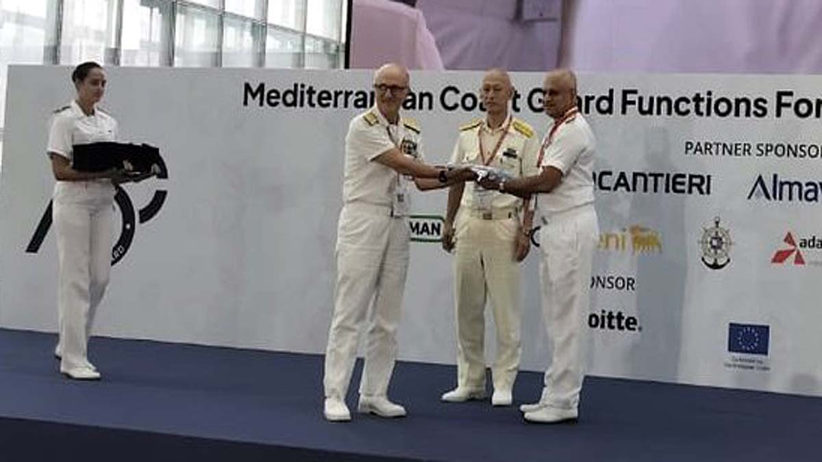 भारत में होने वाले ग्लोबल कोस्ट गार्ड समिट की घोषणा करते अधिकारी. (Photo: ICG) 