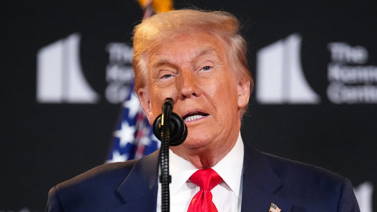 डोनाल्ड ट्रंप ने चीन पर टैरिफ के जरिए रूस पर प्रभाव कमजोर करने का प्रस्ताव दिया (Photo: AFP)