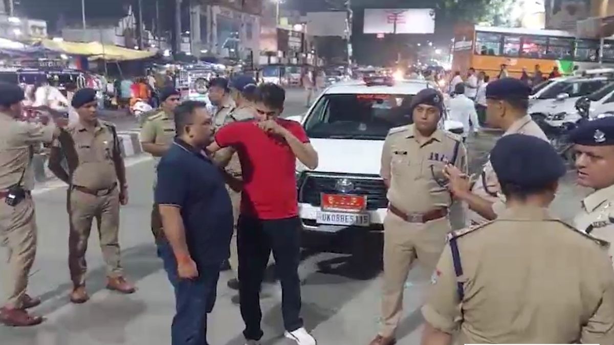 गोलीबारी में सब इंस्पेक्टर घायल. (Photo: ITG)