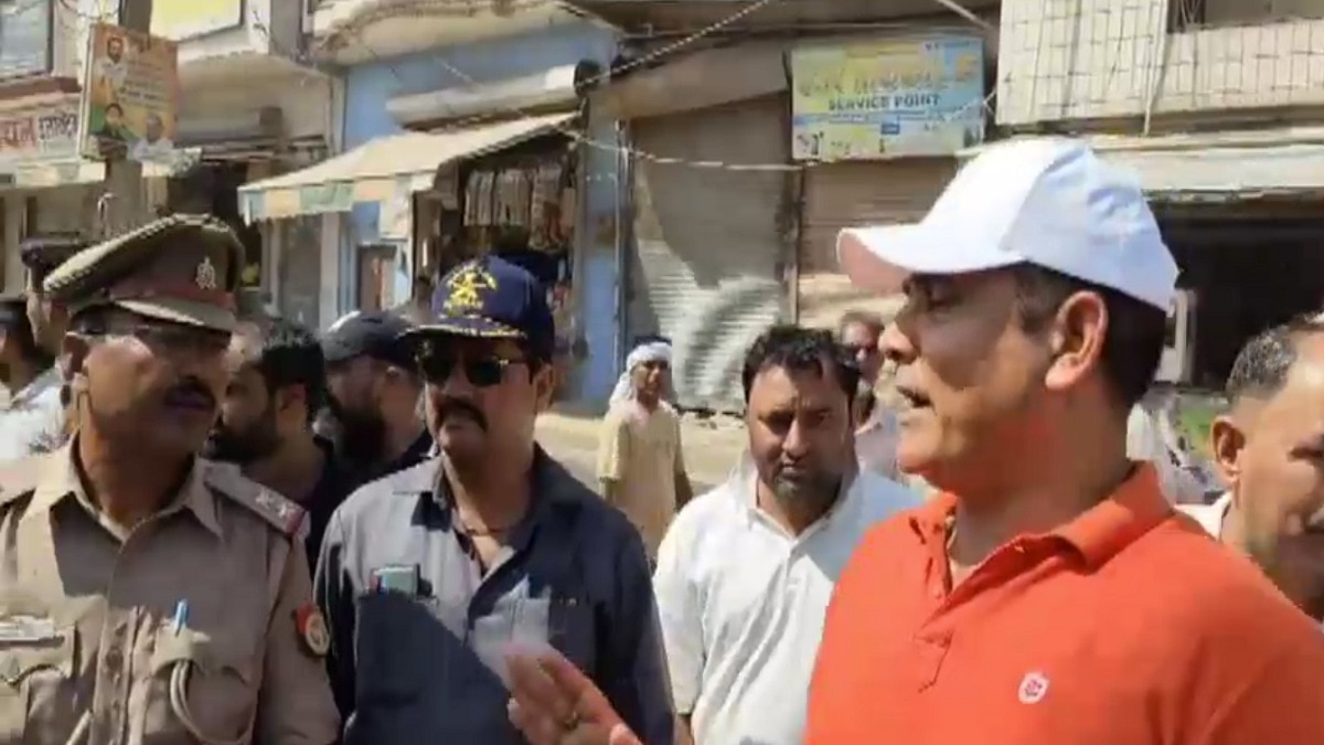 नंदकिशोर गुर्जर ने कहा, दो-दो लाख में चौंकियां बेची जा रही हैं. (Photo: Screengrab)