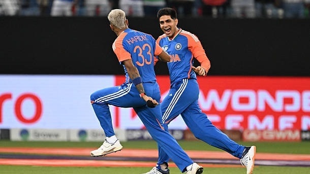 भारत के खिलाफ सैम अयूब खाता भी नहीं खोल पाए, हार्दिक पंड्या का बने शिकार (Photo: Getty Images) 