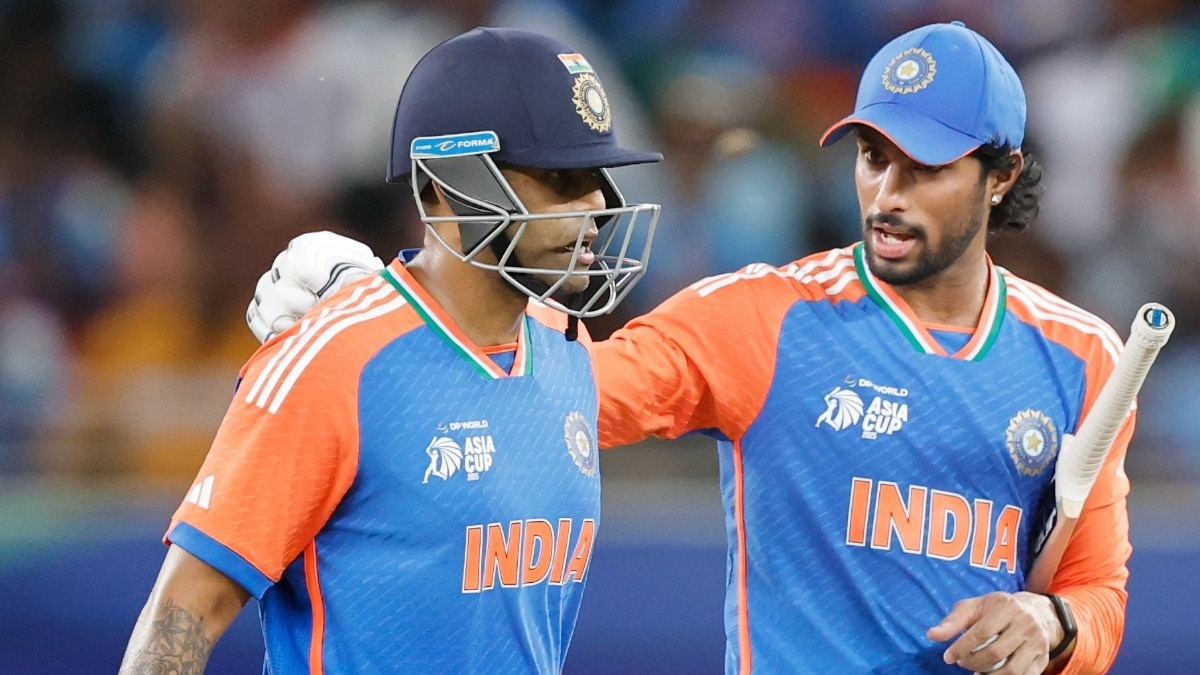 सूर्यकुमार यादव ने ना तो टॉस के समय पाक‍िस्तानी कप्तान सलमान आगा से हाथ म‍िलाया और ना मैच के बाद... वो सीधे ड्रेस‍िंग रूम में चले गए (Photo: BCCI)