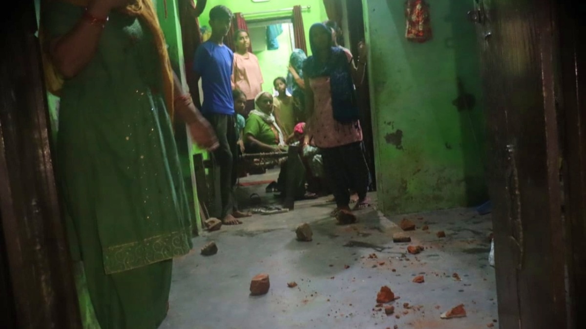 गाजियाबाद के गांव में पथराव के बाद हालात तनावपूर्ण (Photo: ITG)