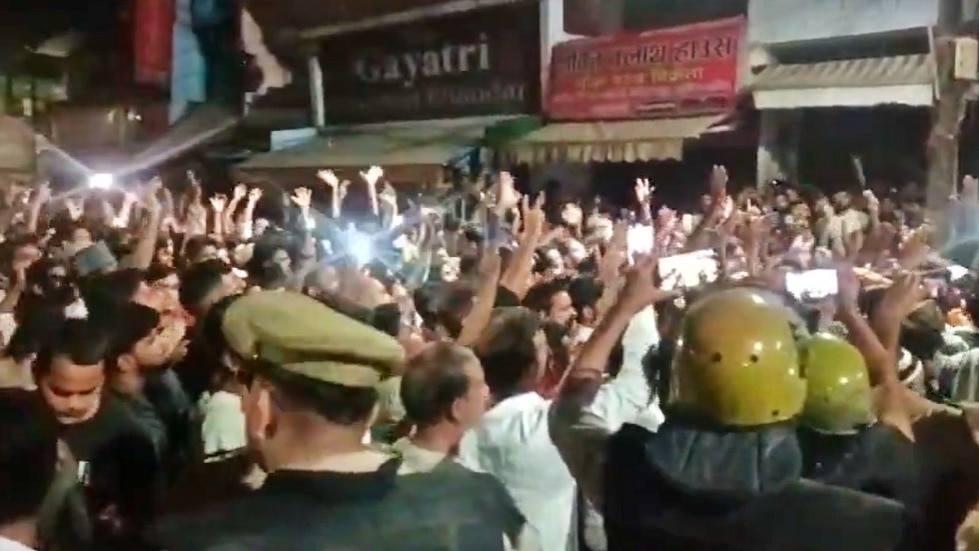 शाहजहांपुर में हुए प्रदर्शन ने हिंसक रूप लिया (Photo: Screengrab)