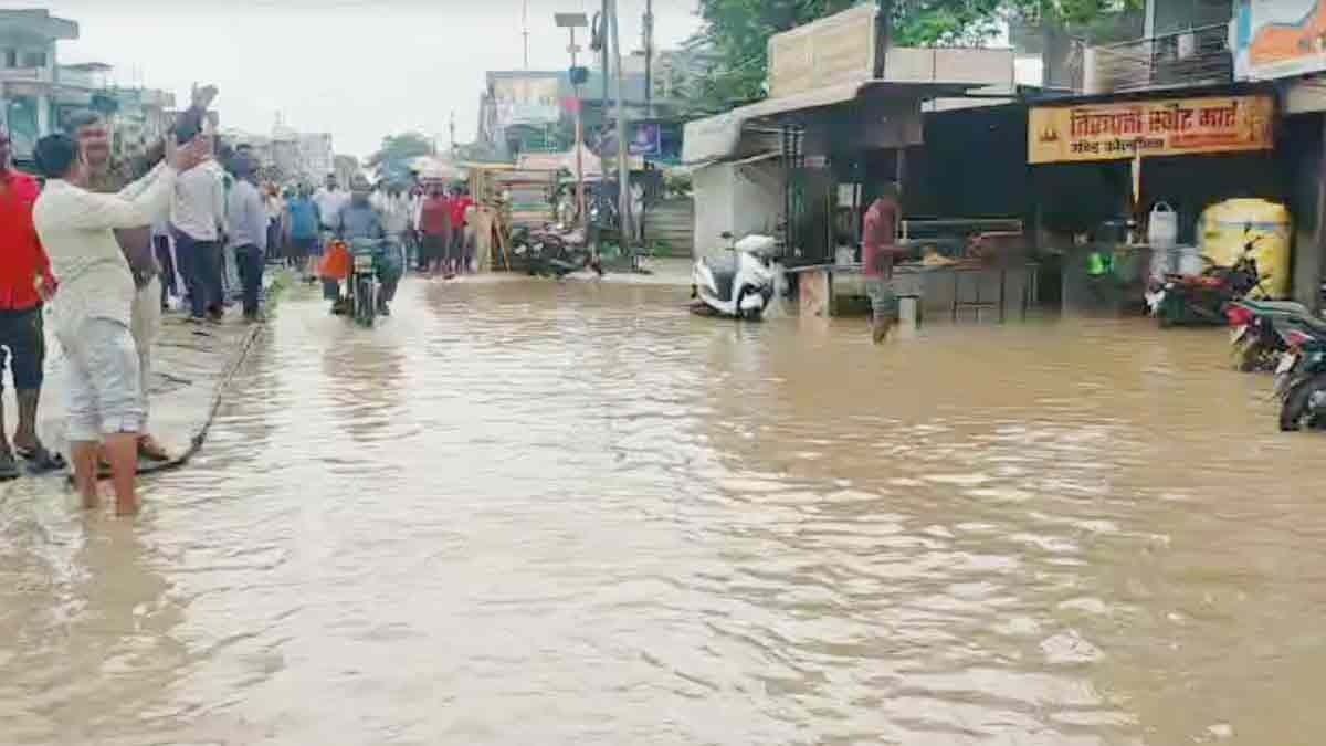 Heavy rain in Washim 
