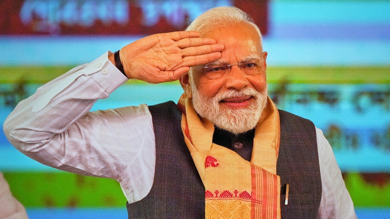 कूनो पार्क, पटेल स्टैच्यू से विश्वनाथ मंदिर में पूजा तक... 2014 से 2024 तक PM मोदी ने कहां और कैसे मनाया अपना जन्मदिन? - Narendra Modi 75th birthday how PM Modi celebrates