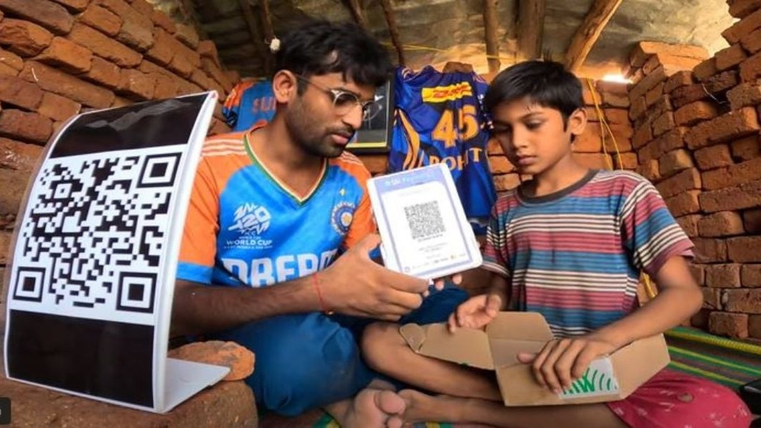 ऑनलाइन भीख मांगता है ये शख्स, मिनटों में आ जाता है मोटा पैसा! 5 लाख हैं फॉलोअर्स