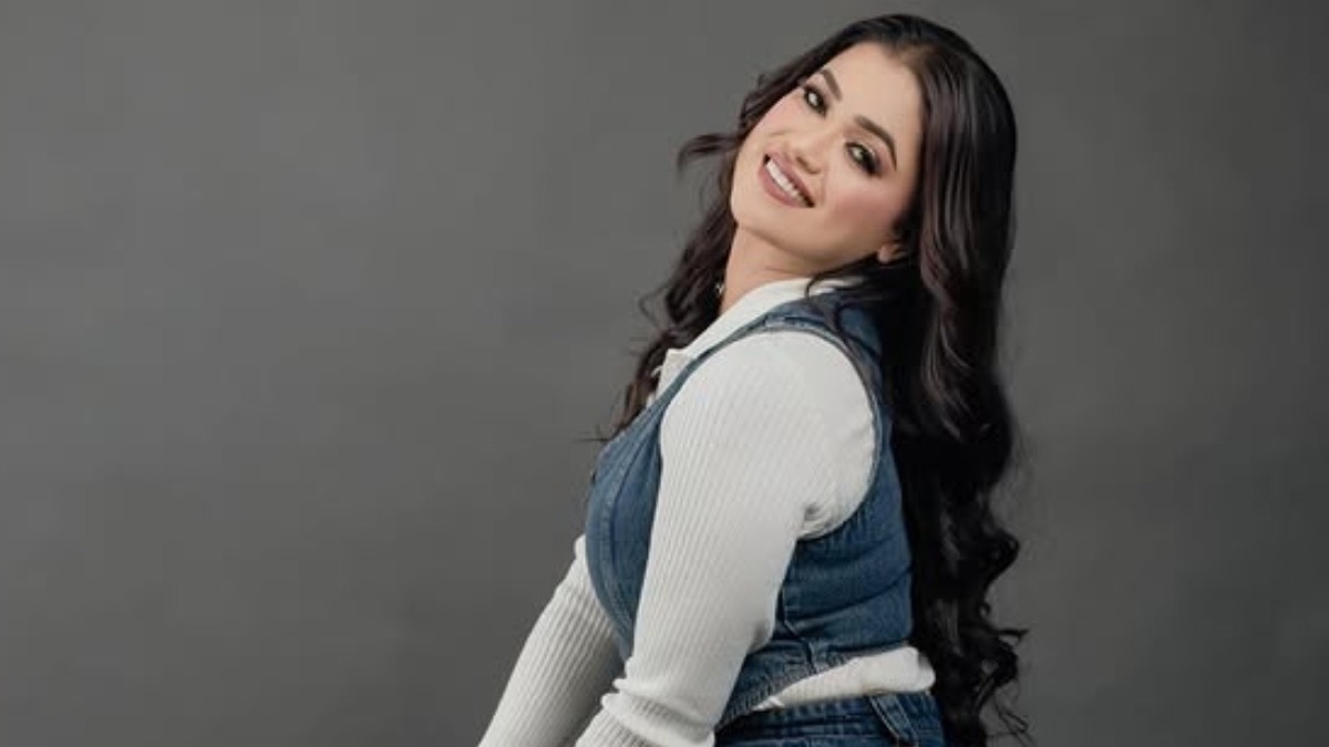 भोजपुरी रियलिटी शो की होस्ट से मिलिए (PHOTO: Instagram @dimpalsingh99)