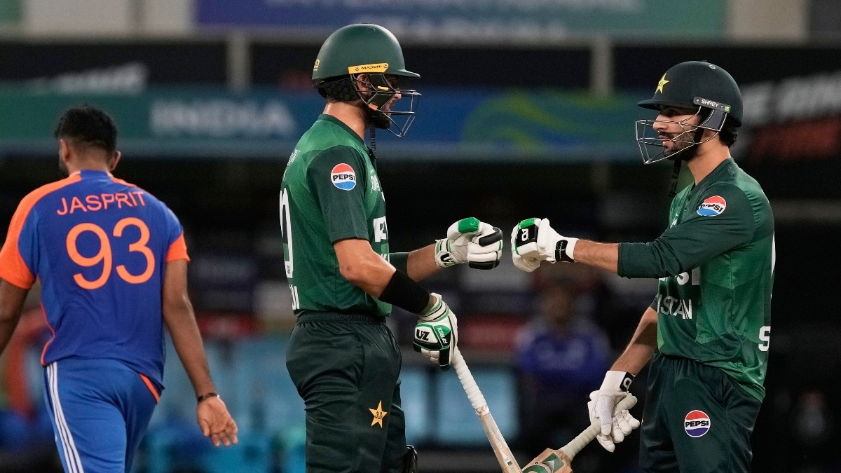 खिलाड़ियों को होटल में रोका, 2 शर्तें रखीं... सारी नौटंकी फुस्स, लौट के पाकिस्तान स्टेडियम को आया