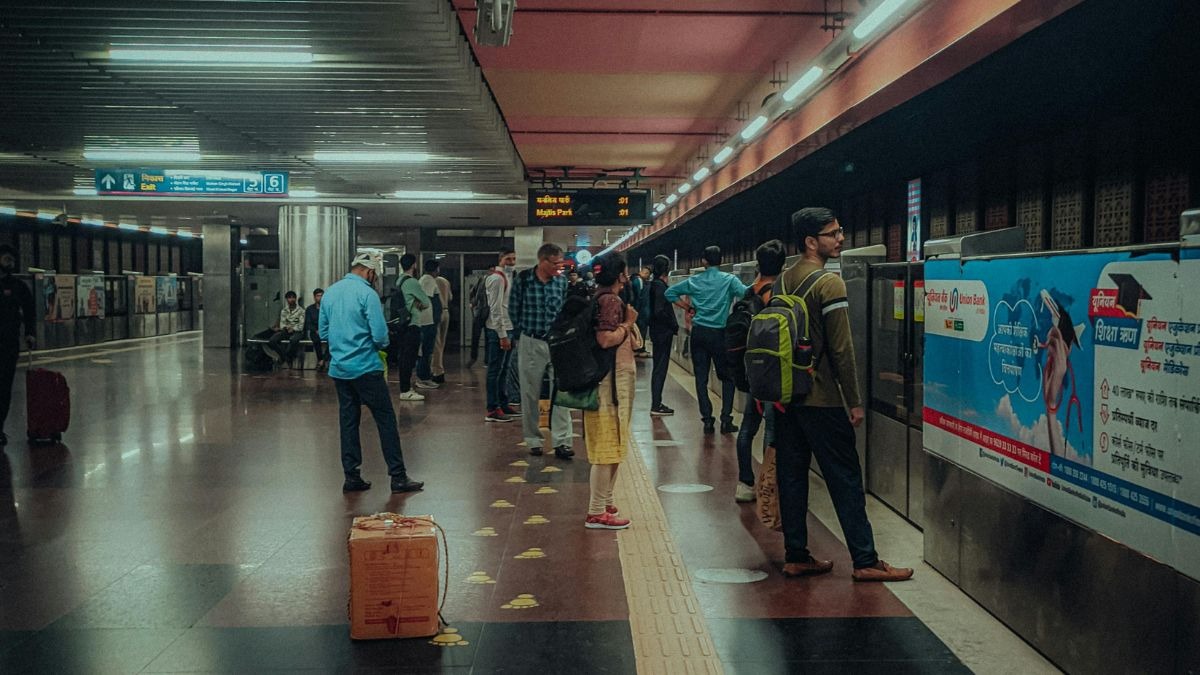 दिल्ली मेट्रो स्टेशन पर ऐसे खोल सकते हैं अपनी दुकान (Photo - Pexels)