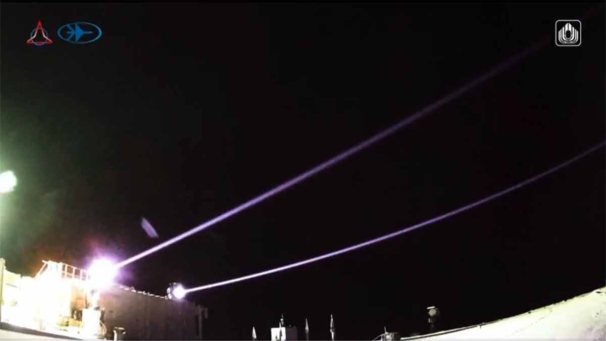 परीक्षण के दौरान टारगेट पर निशाना लगाता इजरायल का लेजर सिस्टम आयरन बीम. (Photo: IDF)