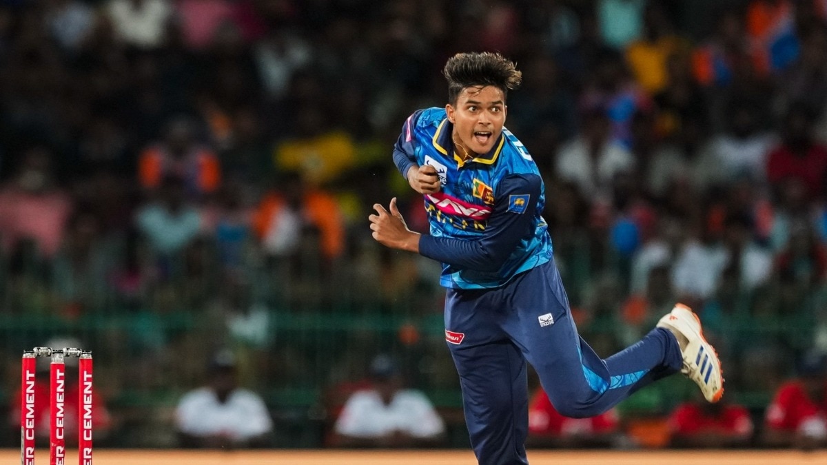 श्रीलंकाई क्रिकेटर डुनिथ वेलालगे के पिता का हार्ट अटैक से निधन (Photo: PTI) 