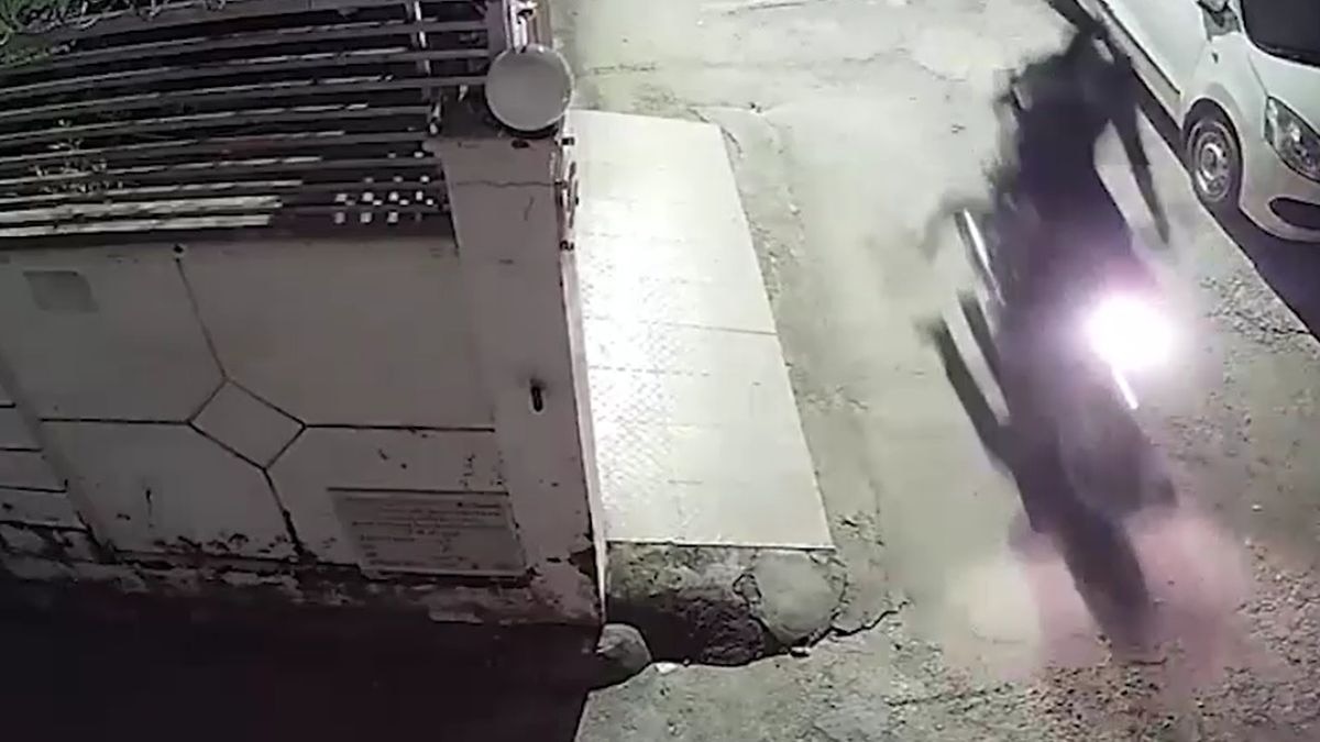 वीडियो में फायरिंग करते दिखे शूटर. (Photo: Screengrab)