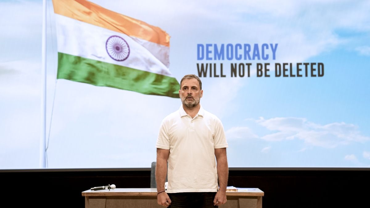 rahul gandhi attention pose