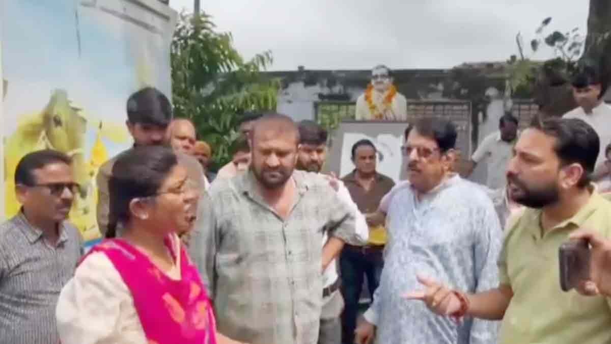 Heated debate between BJP leaders