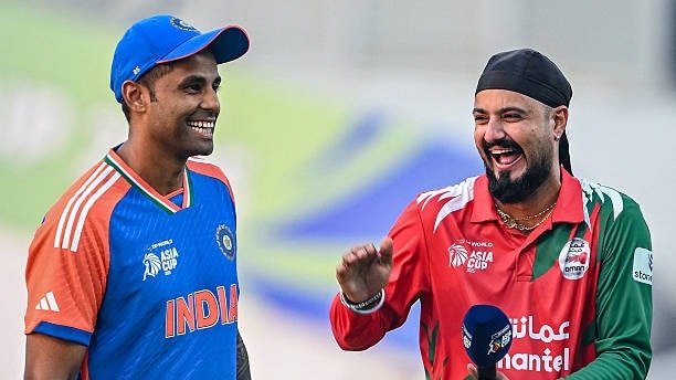 रोहित शर्मा की तरह हो गया हूं… टॉस के वक्त प्लेइंग 11 भूले सूर्या, ओमान के कप्तान जतिंदर सिंह से भी हुआ ‘ब्लंडर’ – asia cup 2025 ind vs oma suryakumar yadav forget playing xi tspoa